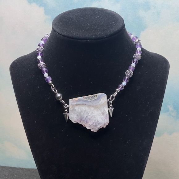 Metamour Jewelry - Oak amethyst slice necklace
